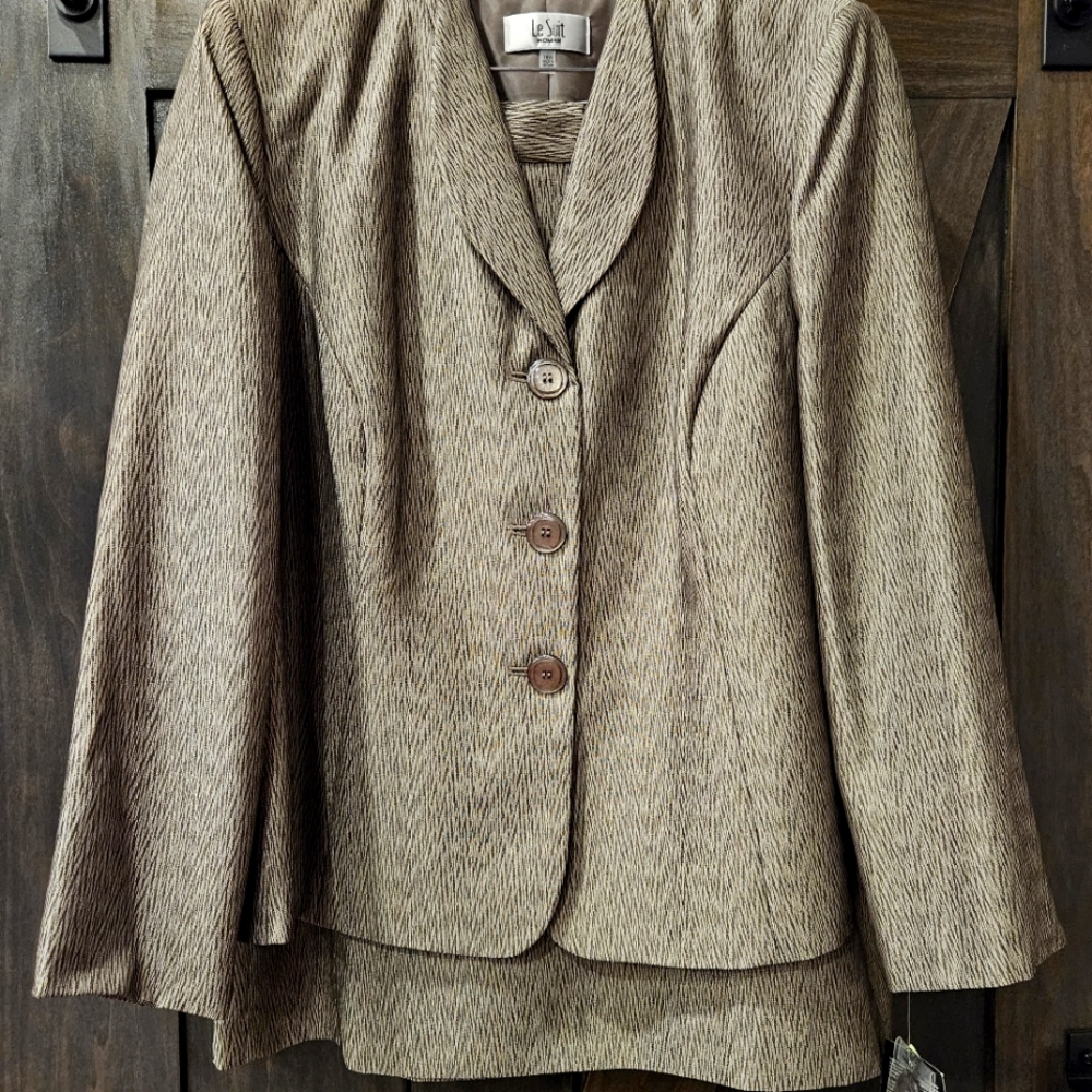 Le Suit Skirt Suit Woman 18W Brown NWT